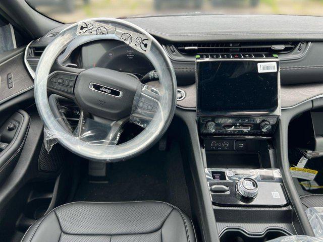 new 2025 Jeep Grand Cherokee car, priced at $42,063