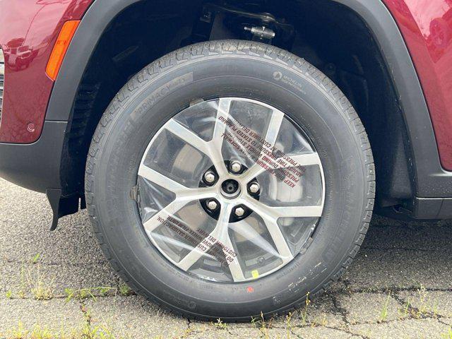 new 2025 Jeep Grand Cherokee car, priced at $42,063