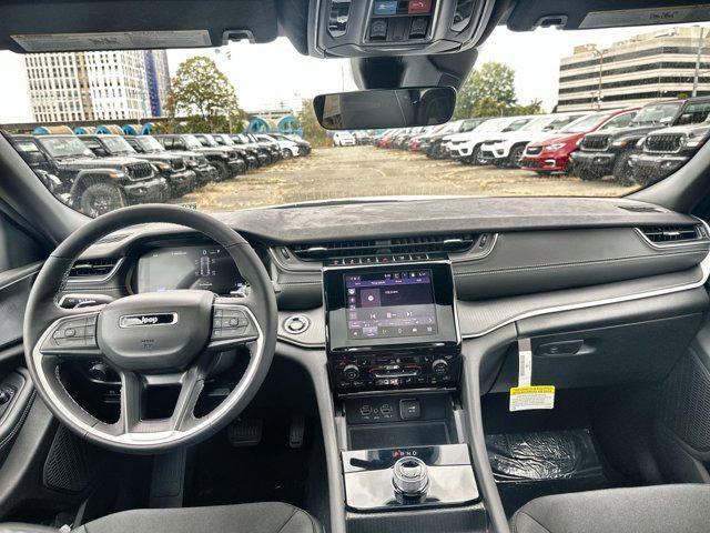 new 2025 Jeep Grand Cherokee car, priced at $36,989