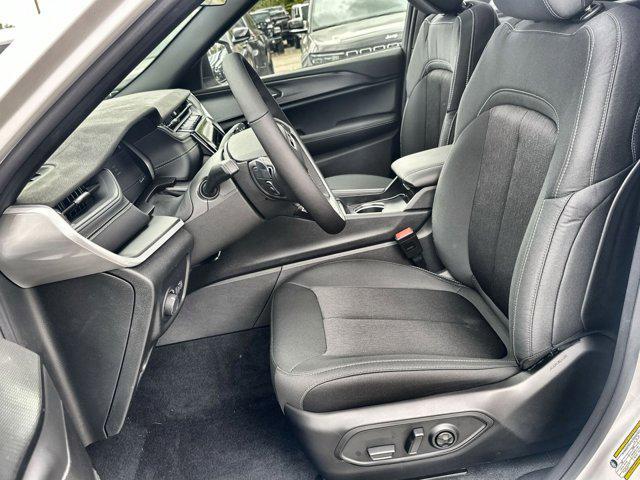 new 2025 Jeep Grand Cherokee car, priced at $36,989