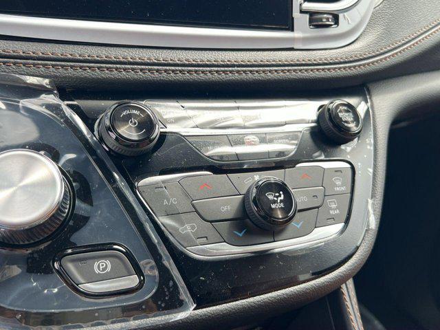 new 2025 Chrysler Pacifica car, priced at $50,911