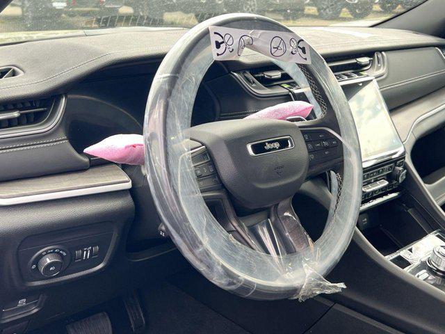 new 2025 Jeep Grand Cherokee car, priced at $42,063