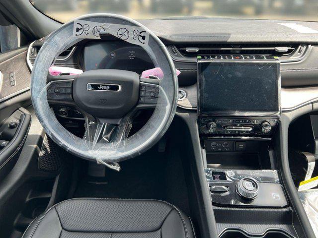 new 2025 Jeep Grand Cherokee car, priced at $42,063
