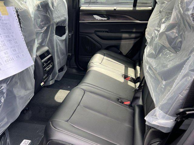 new 2025 Jeep Grand Cherokee car, priced at $42,063