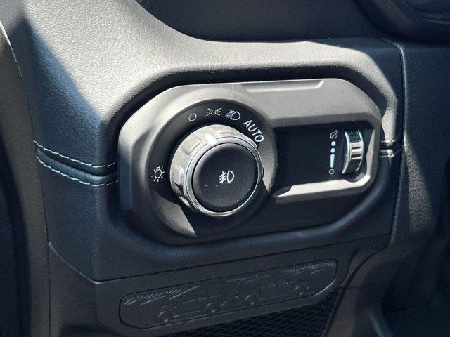 new 2025 Jeep Wrangler car, priced at $47,117