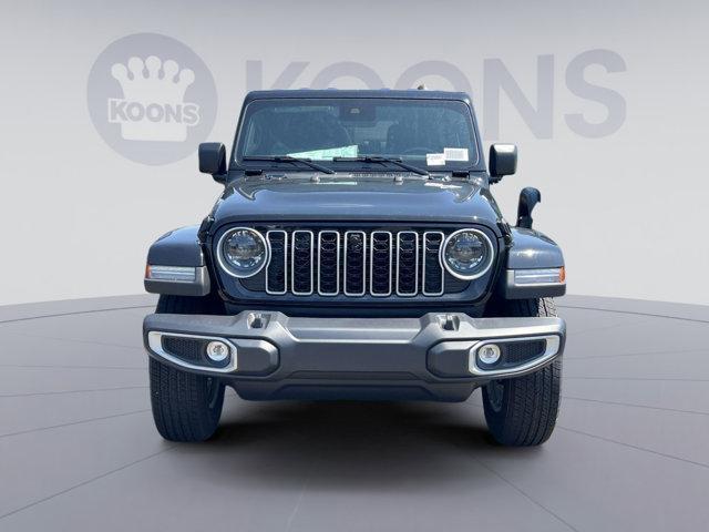 new 2025 Jeep Wrangler car, priced at $47,117