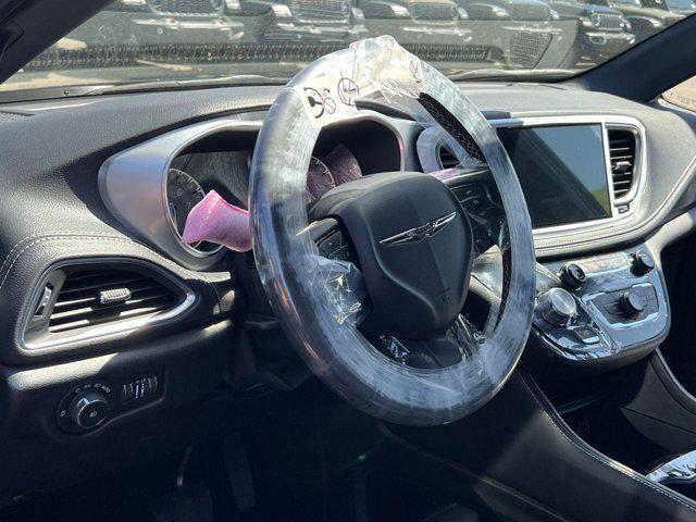 new 2025 Chrysler Pacifica car, priced at $45,979