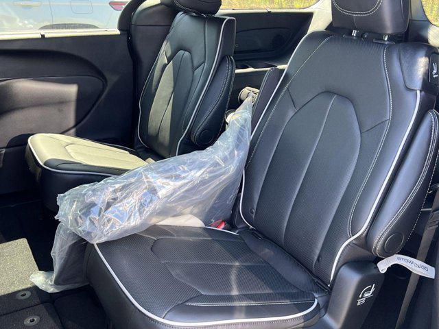 new 2025 Chrysler Pacifica car, priced at $45,979