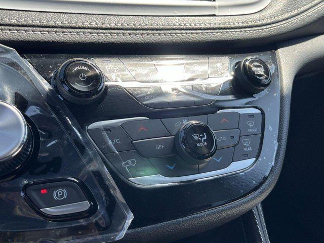new 2025 Chrysler Pacifica car, priced at $45,979
