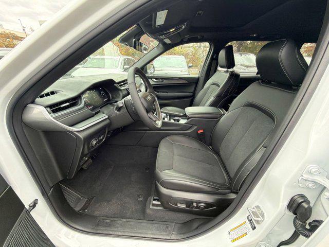 new 2025 Jeep Grand Cherokee car, priced at $37,396