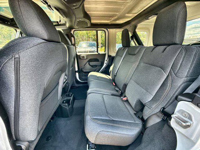 new 2025 Jeep Wrangler car, priced at $45,711