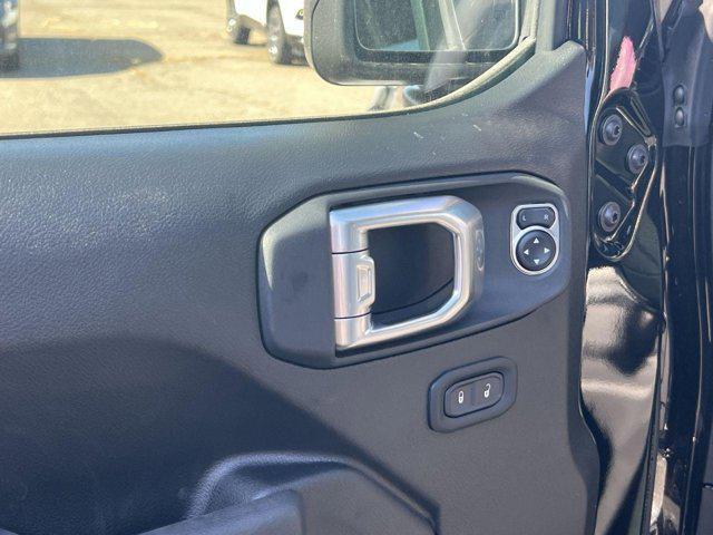 new 2025 Jeep Wrangler car, priced at $44,352
