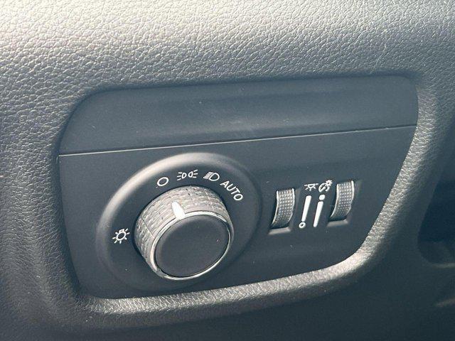 new 2025 Jeep Grand Cherokee car, priced at $41,202