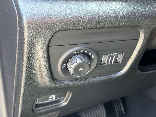 new 2025 Jeep Grand Cherokee car, priced at $45,616