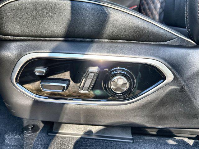 new 2025 Jeep Grand Cherokee car, priced at $54,576