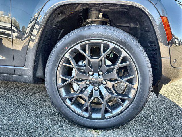 new 2025 Jeep Grand Cherokee car, priced at $54,576