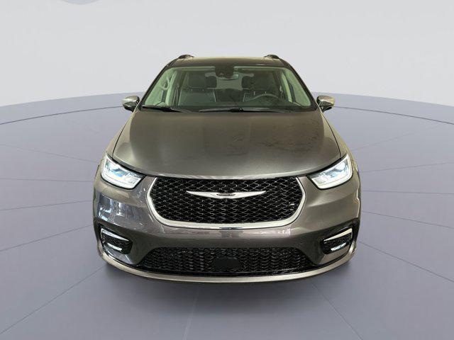 used 2023 Chrysler Pacifica car, priced at $37,500