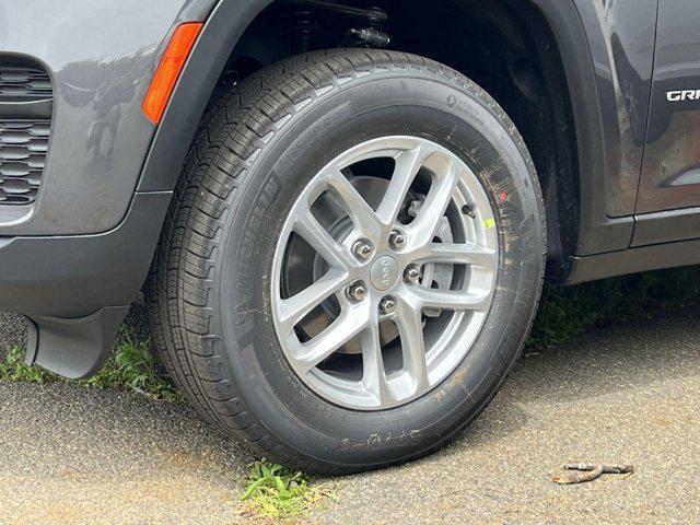 new 2025 Jeep Grand Cherokee car, priced at $35,222