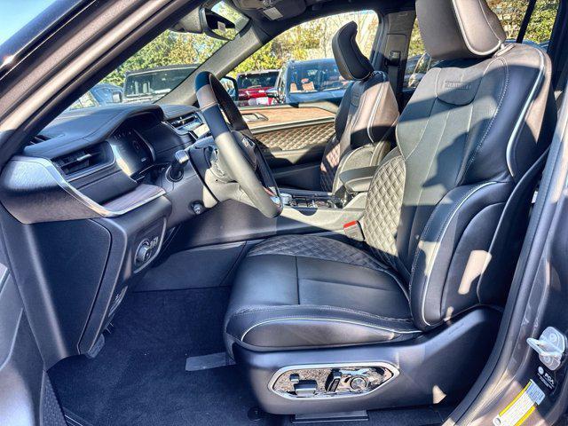 new 2025 Jeep Grand Cherokee car, priced at $54,576