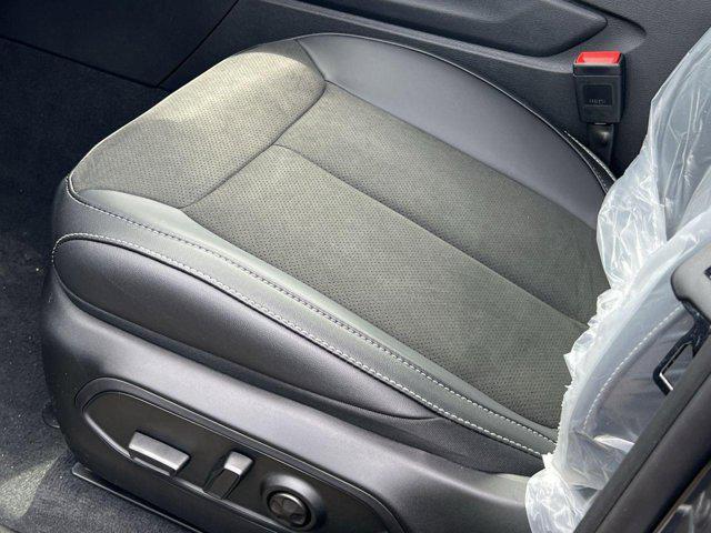new 2025 Jeep Grand Cherokee car, priced at $38,182
