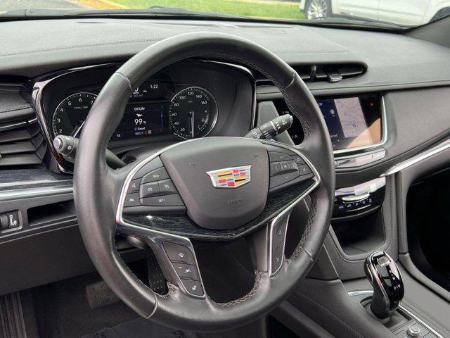 used 2023 Cadillac XT5 car, priced at $33,000