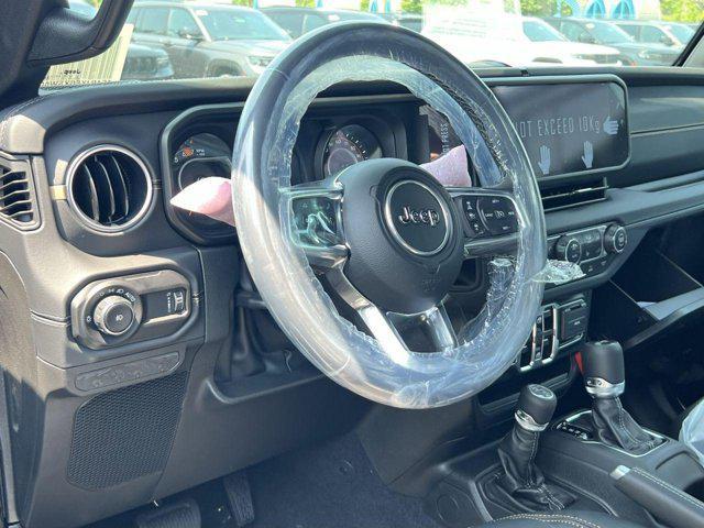new 2025 Jeep Wrangler car, priced at $46,194