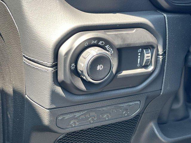 new 2025 Jeep Wrangler car, priced at $46,194