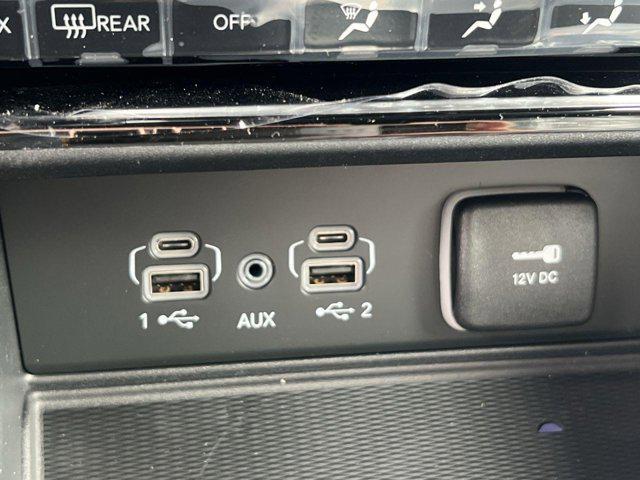 new 2025 Jeep Grand Cherokee car, priced at $40,666