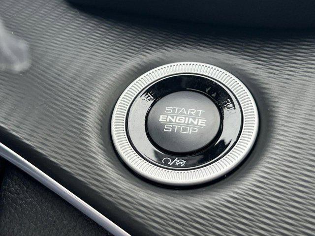 new 2025 Jeep Grand Cherokee car, priced at $40,666
