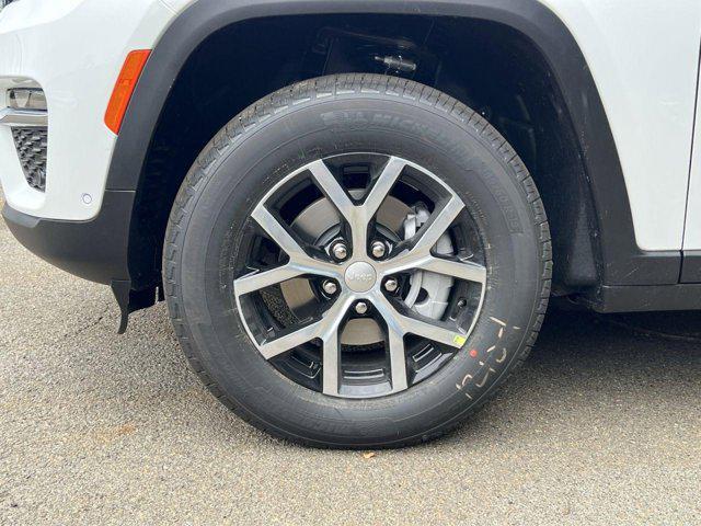 new 2025 Jeep Grand Cherokee car, priced at $41,527