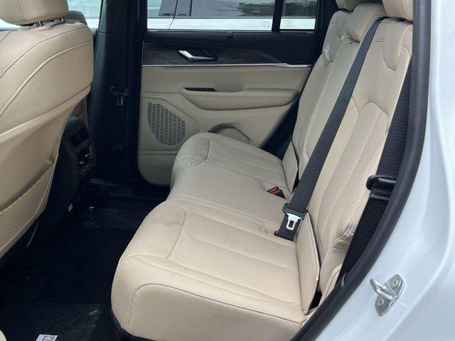 new 2025 Jeep Grand Cherokee car, priced at $41,527