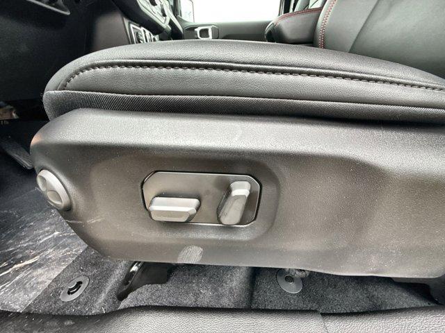 new 2025 Jeep Wrangler car, priced at $53,550