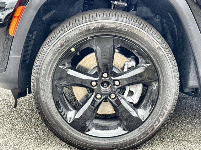 new 2025 Jeep Grand Cherokee L car, priced at $41,235