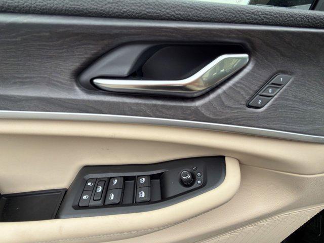 new 2025 Jeep Grand Cherokee car, priced at $52,935