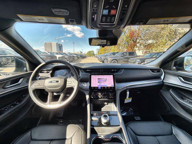 new 2025 Jeep Grand Cherokee car, priced at $43,652