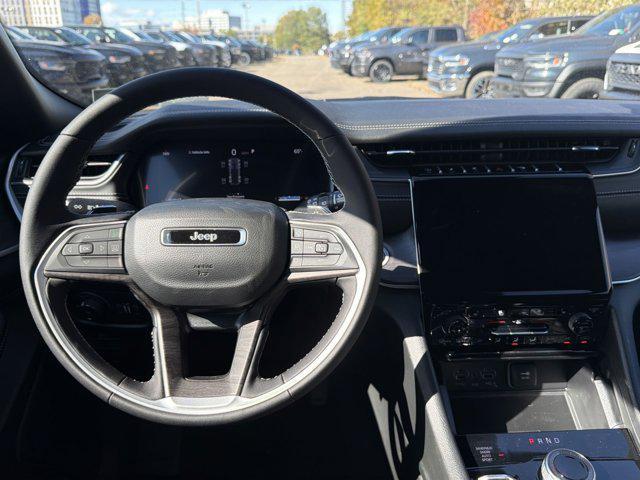 new 2025 Jeep Grand Cherokee car, priced at $43,652