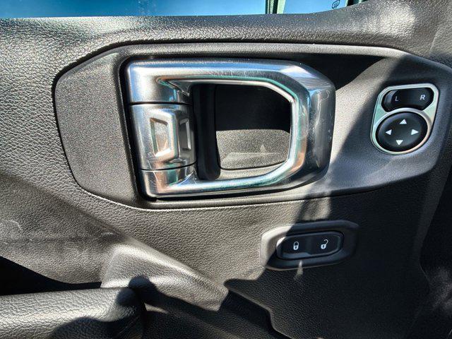 new 2025 Jeep Wrangler car, priced at $46,354