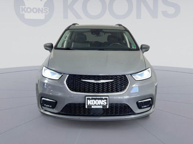 used 2021 Chrysler Pacifica car, priced at $18,500