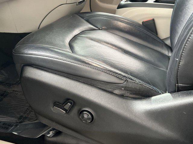 used 2021 Chrysler Pacifica car, priced at $18,500