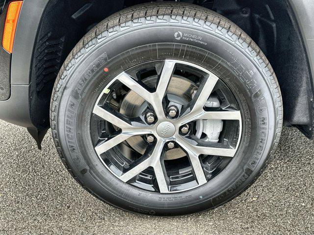 new 2025 Jeep Grand Cherokee car, priced at $43,652