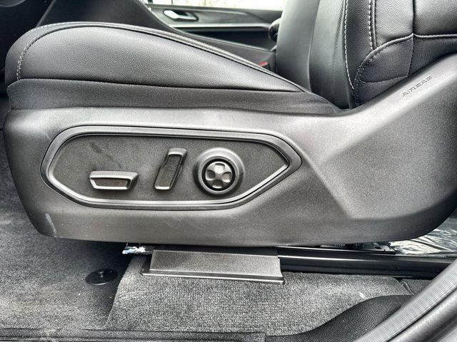new 2025 Jeep Grand Cherokee car, priced at $45,723