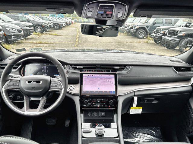 new 2025 Jeep Grand Cherokee car, priced at $45,723