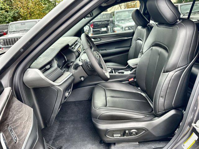 new 2025 Jeep Grand Cherokee car, priced at $45,723