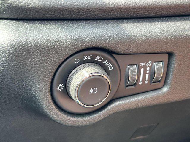 new 2025 Chrysler Pacifica car, priced at $52,172