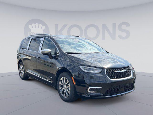 new 2025 Chrysler Pacifica car, priced at $52,172