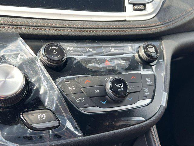 new 2025 Chrysler Pacifica car, priced at $52,172