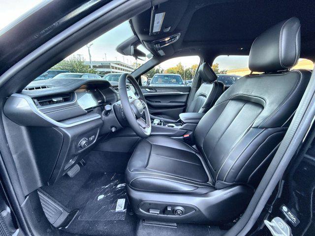 new 2025 Jeep Grand Cherokee car, priced at $43,652