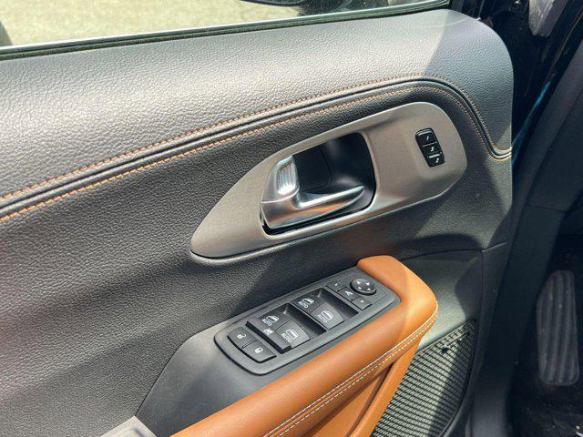 new 2025 Chrysler Pacifica car, priced at $52,172
