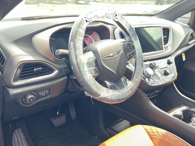 new 2025 Chrysler Pacifica car, priced at $52,172