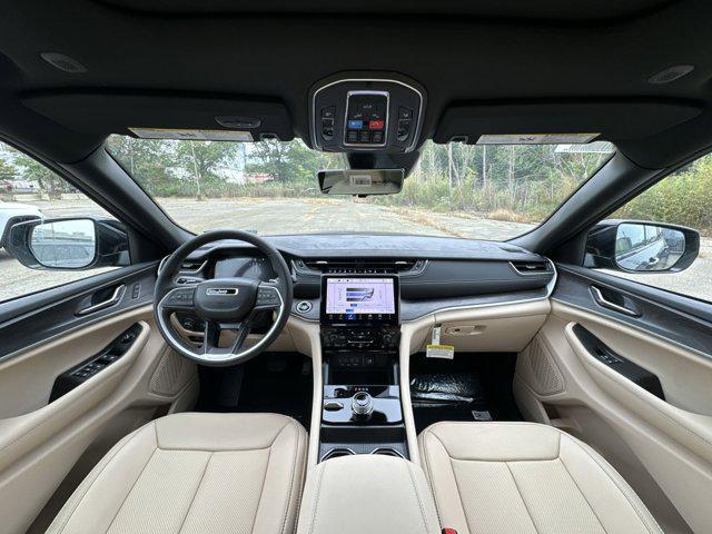 new 2025 Jeep Grand Cherokee car, priced at $43,352